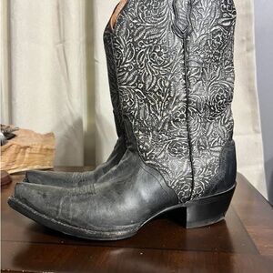Embroidered Black Leather Women's Heeled Western Boots